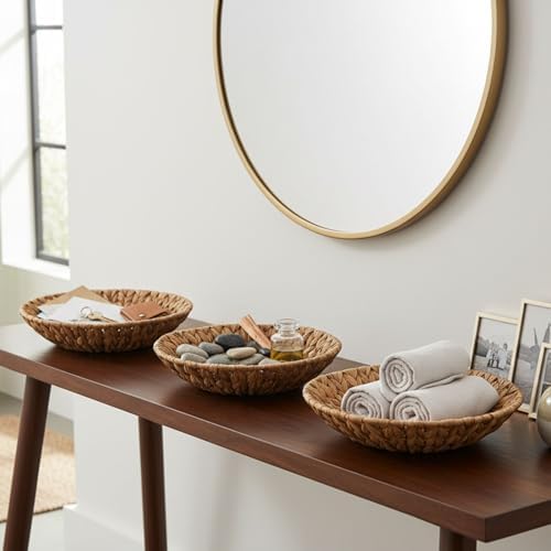 3'lü Hasır Dekoratif Tepsi Seti | Çok Amaçlı Sunum & Düzenleyici | Mutfak, Salon, Bahçe | El Yapımı Su Sümbülü Dokuma | 3 Boy (27cm-5cm, 31cm-6cm, 35cm-7cm)