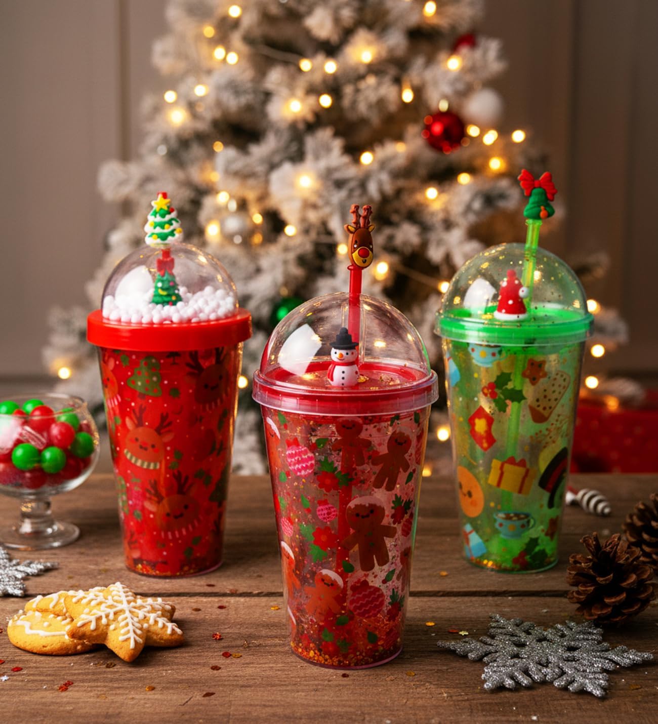 Yılbaşı Temalı Kar Küresi Kapaklı Işıltılı Pipetli Bardak 450 ML