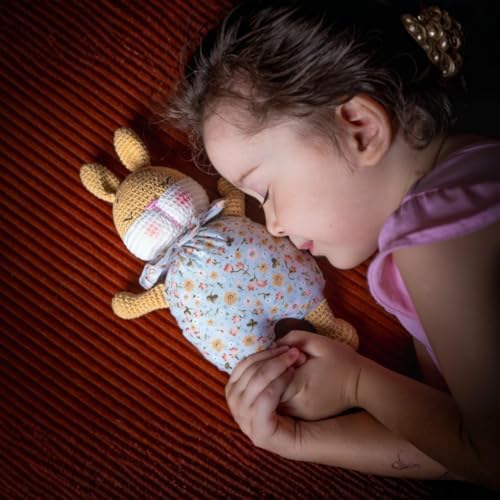 CAPELLA TOYS Amigurumi Örgü Tavşan Lui, Çocuk Oyun ve Uyku Arkadaşı, El Yapımı, Çok Renkli, 0+ Yaş Hediye Kutulu