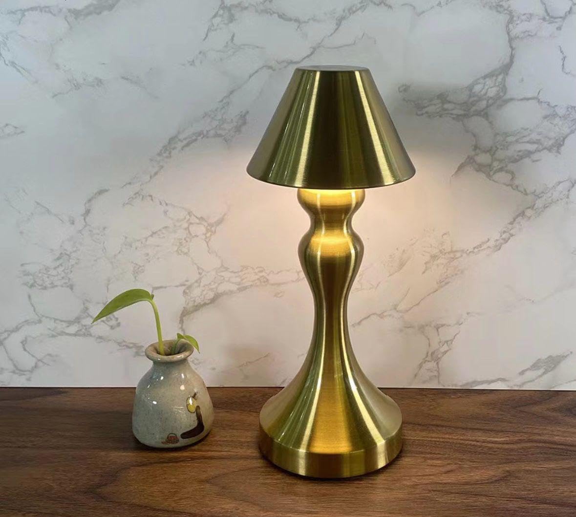 Dekoratif Masa Lambası, Kısılabilir 3 Farklı Ton LED Romantik, Şarj Edilebilir Dokunmatik Küçük, Yatak Odası Bar Restoran için Başucu Komidin (İnce Belli)