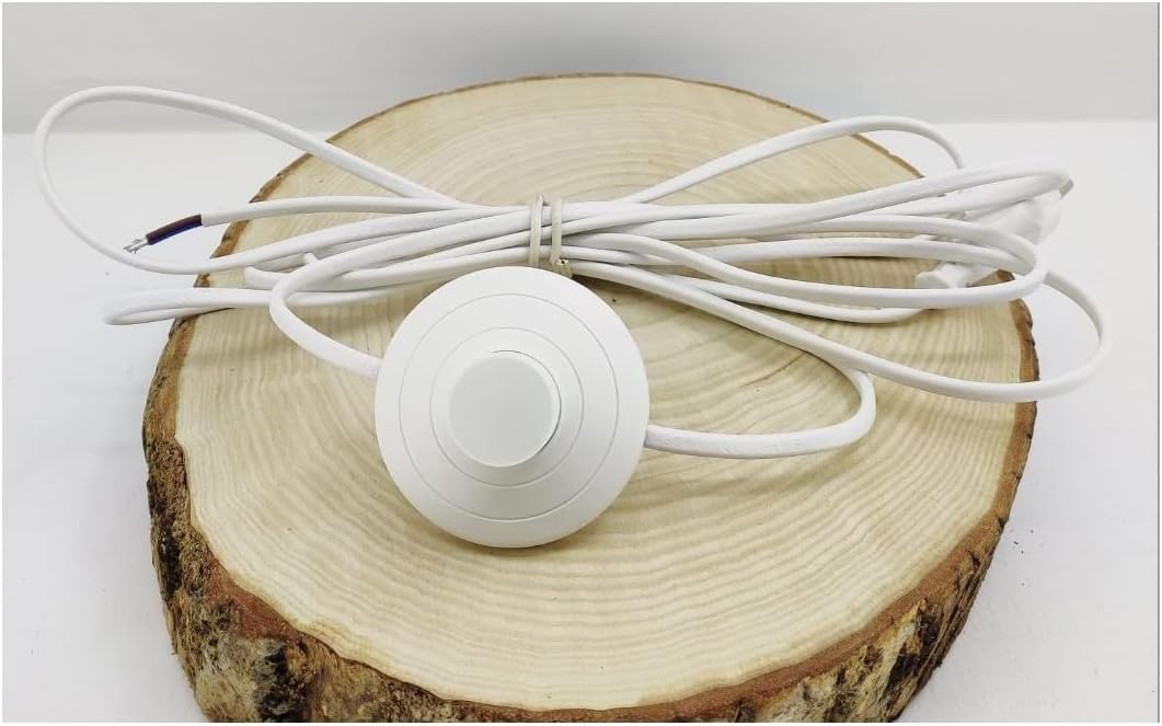 Lambader Beyaz Fiş Baskılı Yerpuar Anahtarlı Kablo 3 Metre