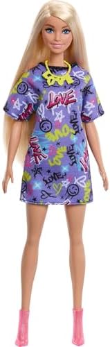 Moda Bebek, Kıyafetleri ve Akseasuarları Parti elbiseleri ve çantalar dahil kıyafetleri ve aksesuarlarıyla bebek (3 farklı kombin) HYT61