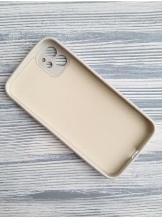 - 11 Kılıf ile 12 Görünümü | Köşeli Tasarım ile Modern Estetik | Mat Yüzeyli Beyaz Silikon Arka Kapak | Darbe Emici Yapı | Kamera Koruması ve Şık Hatlar - Krem