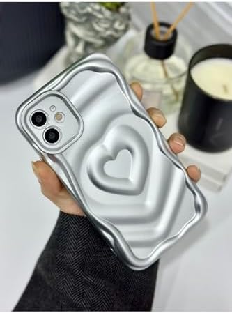 11 ile Uyumlu 3D Mat Kabartma Kalp Desenli Darbe Önleyici Kamera Korumalı Silikon Kılıf