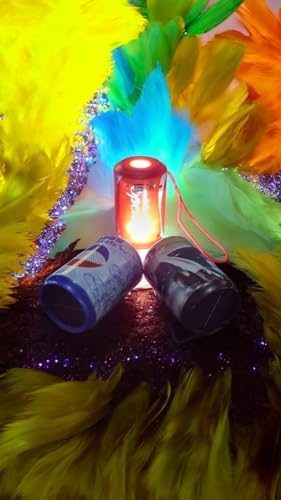 GÜNEŞ ENERJİSİ İLE DE DOLABİLEN RADYOLU FLASH BELLEK VE HAFIZA KART DESTEKLİ SÜPER GÜÇLÜ EL FENERLİ BLUETOOTH SPEAKER ŞARJ EDİLEBİLİR HOPARLÖR BASS SES ÇOK İYİ (YEŞİL VE TOPLU)