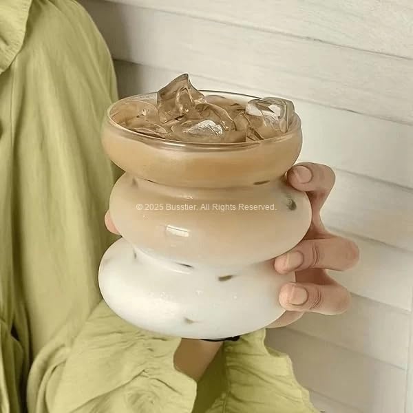 Asimetrik Dalgalı Cam Bardak 2’li Set 530 ml Geniş Hacimli Borosilikat Kahve ve Sunum Bardağı, Estetik Tasarım, Pinterest Stili Dekoratif Bardak