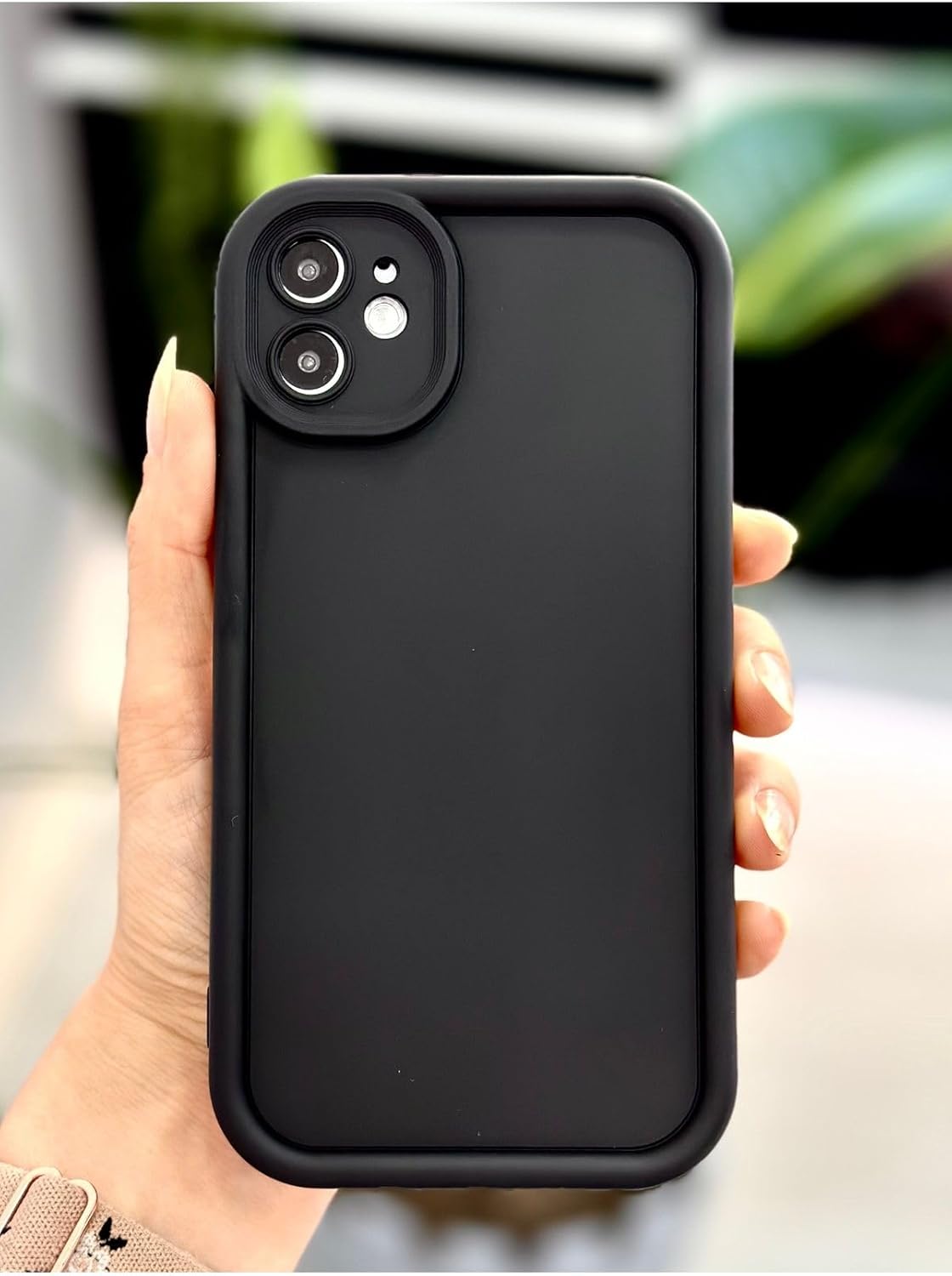 11 ile Uyumlu (12 Görünümlü Köşeli) Darbe Önleyici Mat Lansman Silikon Kılıf