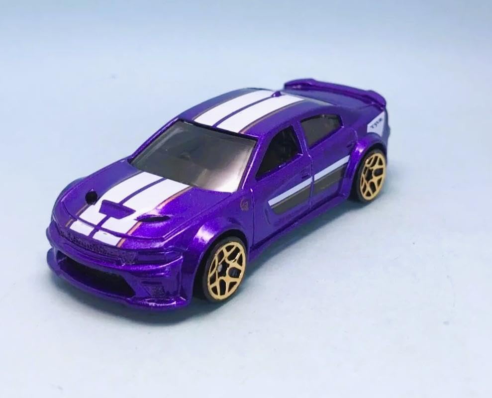 - '20 Dodge Charger Hellcat - O Zaman ve Şimdi 7/10 - HKJ45 - Kısa Kart - Mor Metalik - SRT - Mattel 2023